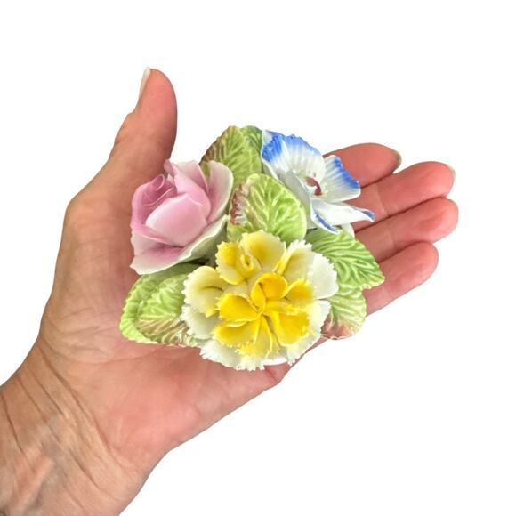 Vintage Royale Stratford Hand Made Bone China Miniature Floral Bowl - Picture 7 of 10